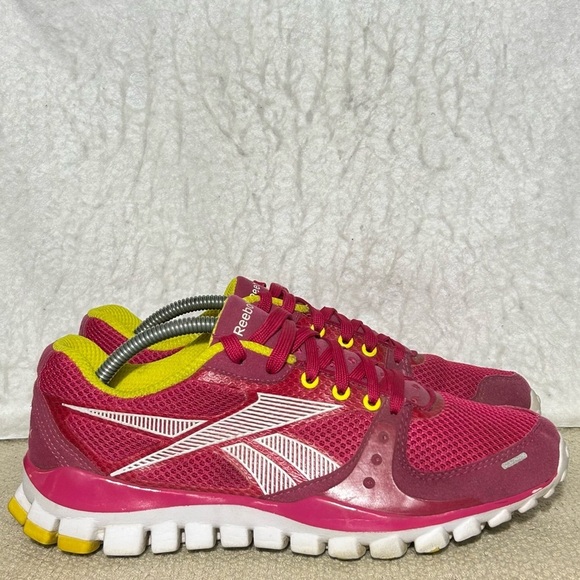 Reebok Womens Red Realflex Transition Running Training Sneakers Shoes SZ 8 - Picture 1 of 11
